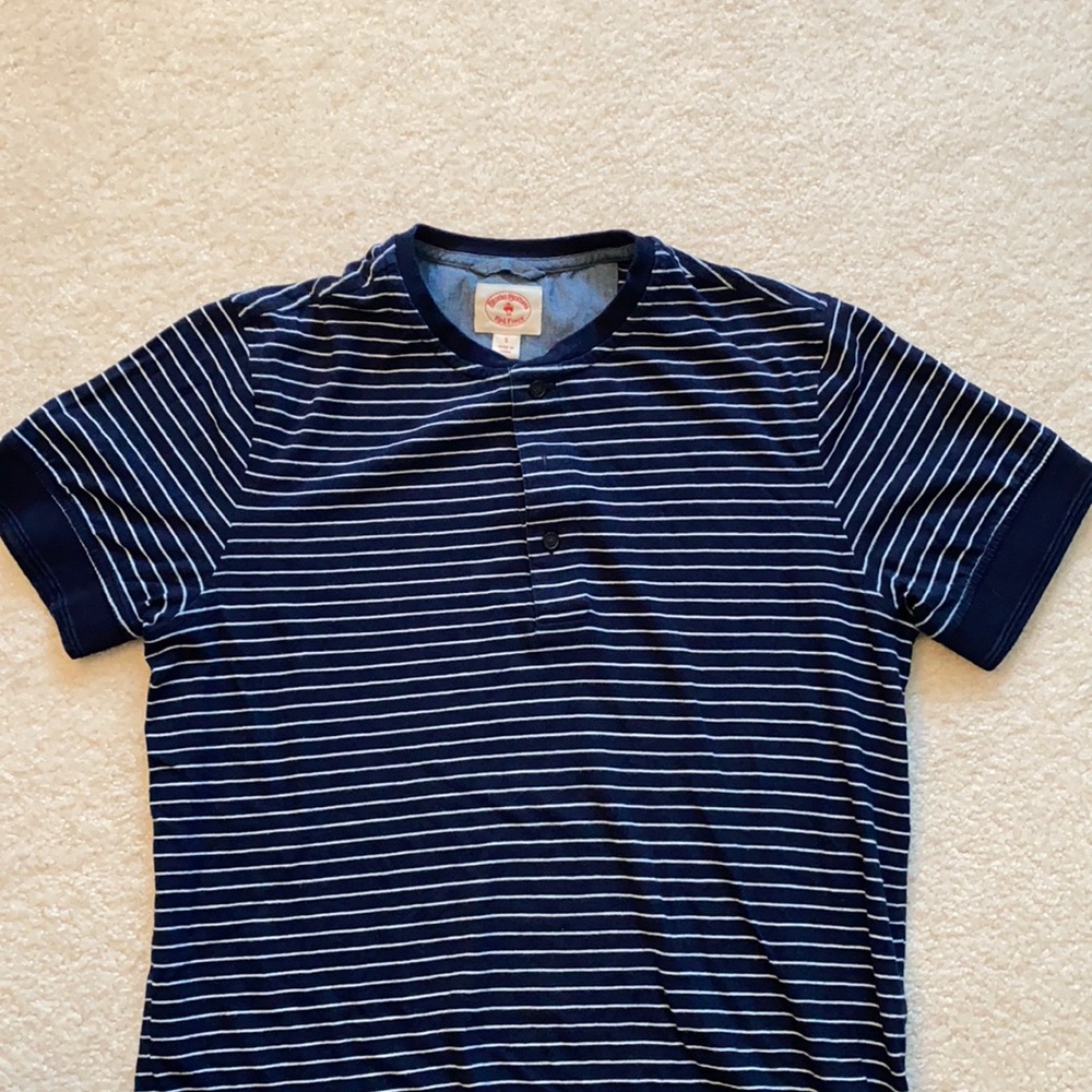 BROOKS BROTHERS navy / white striped button up tee